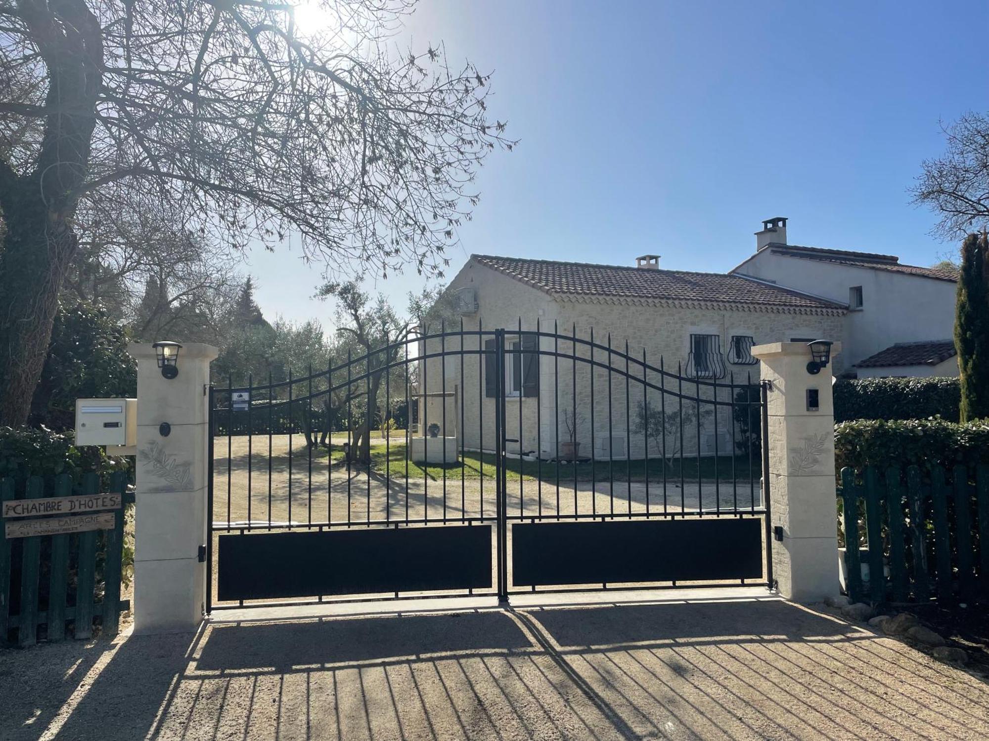Arles Campagne Location "La Campagn'Arles" Bed & Breakfast Dış mekan fotoğraf